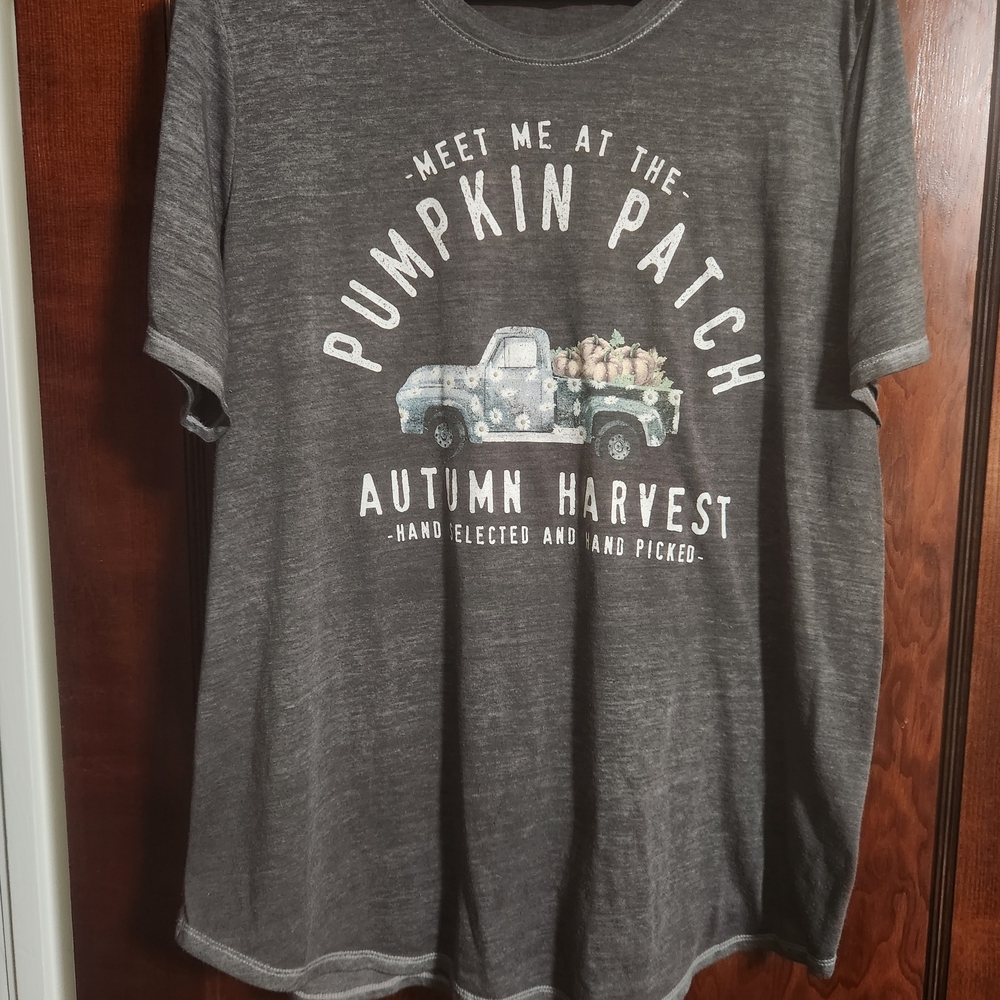 Maurices Gray 'Pumpkin Patch' Short Sleeve Graphic Tee